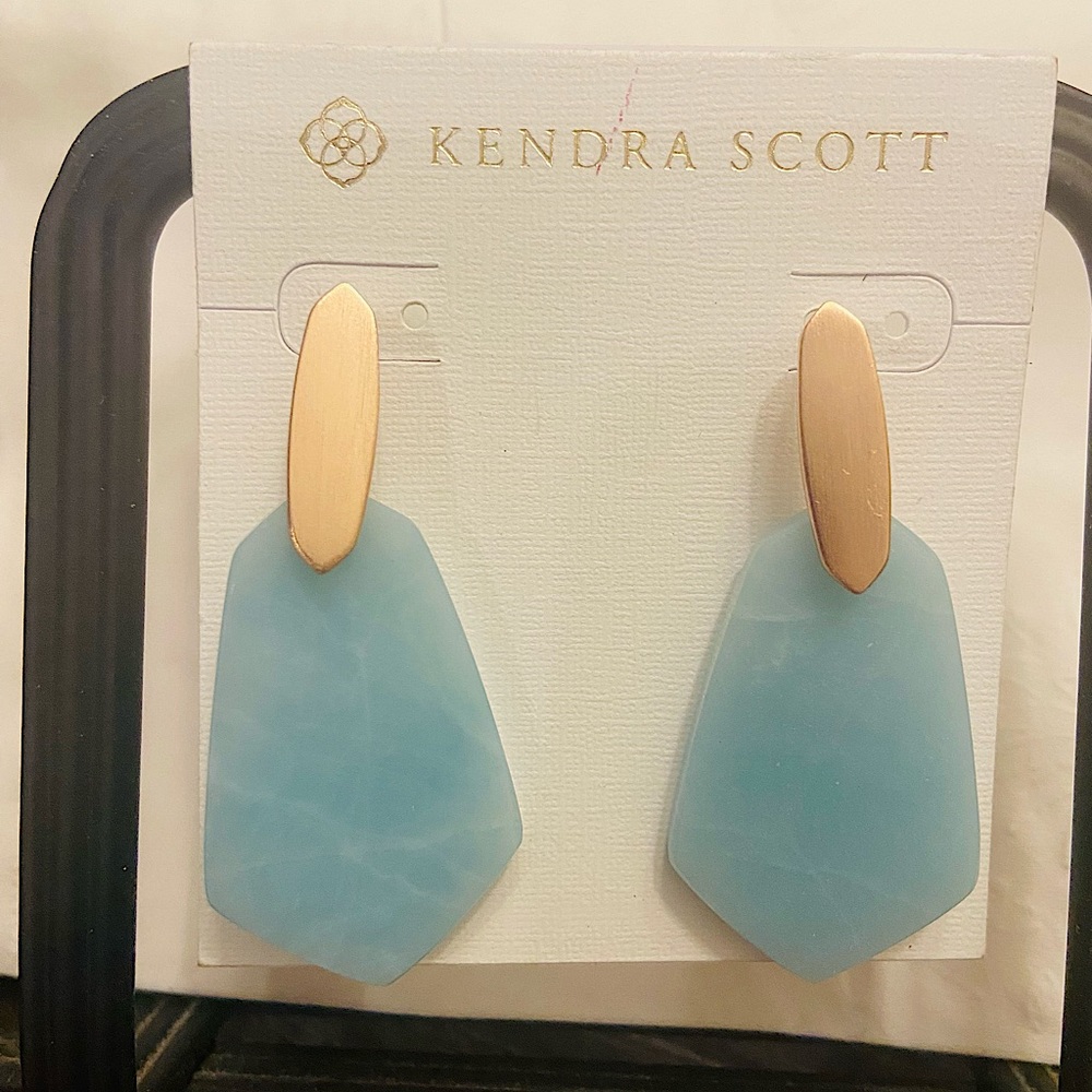Kendra Scott, NEW, light blue/aqua and gold drop earrings.